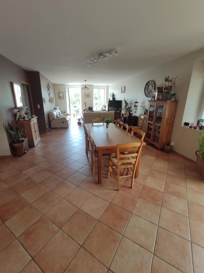 Bienvenue Chez Joelle Et Andre Au 207 Bed & Breakfast Balaze Bagian luar foto